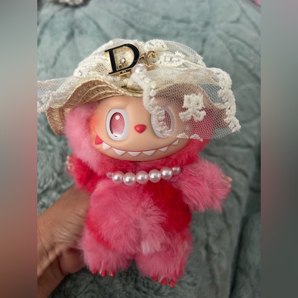 Labubu Straw & Lace Hat with gold, black, pearl and rhinestone embellishment - Picture 2 of 4